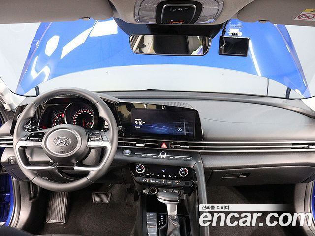 Hyundai Avante — interior