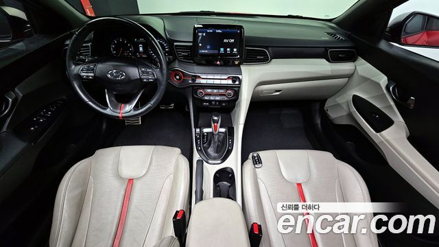 Hyundai Veloster — interior