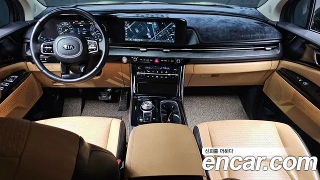 Kia Carnival — interior