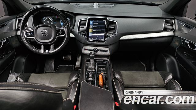 Volvo XC90 — interior