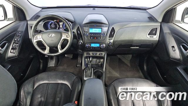 Hyundai Tucson — interior