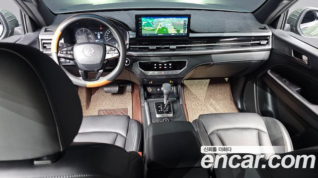 KG Mobility Musso — interior