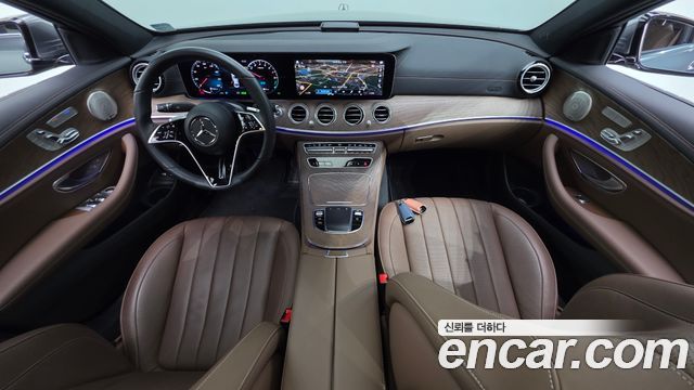 Mercedes-Benz E-Class — interior