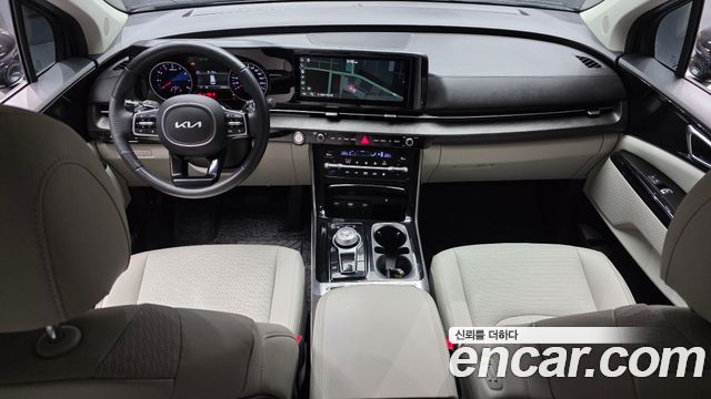 Kia Carnival — interior