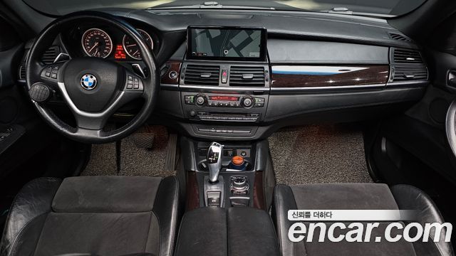 BMW X6 — interior