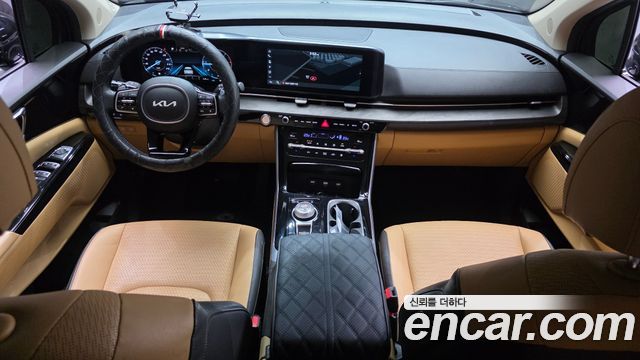 Kia Carnival — interior