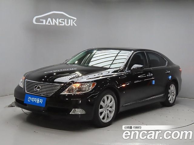Lexus LS — exterior