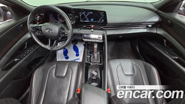 Hyundai Avante — interior