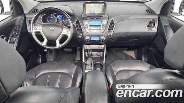 Hyundai Tucson — interior
