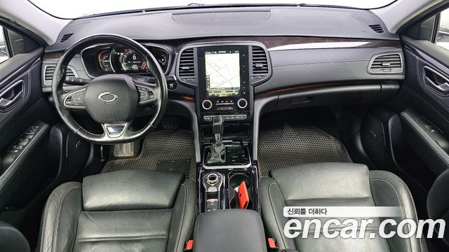 Renault Korea SM6 — interior