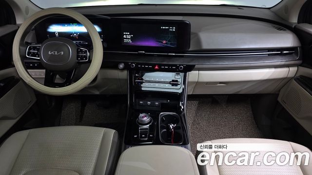 Kia Carnival — interior