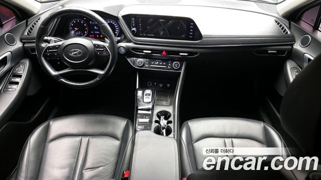Hyundai Sonata — interior