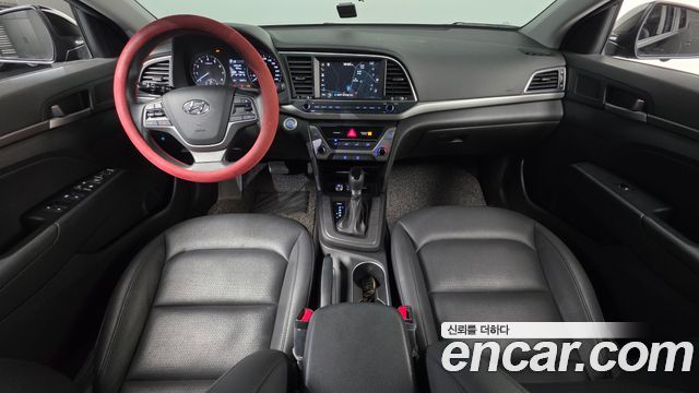 Hyundai Avante — interior