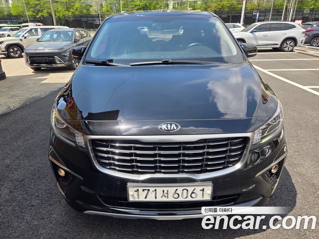 Kia Carnival — exterior