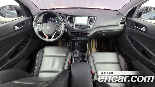 Hyundai Tucson — interior