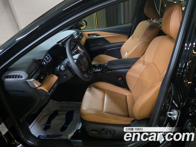 Toyota Camry — interior