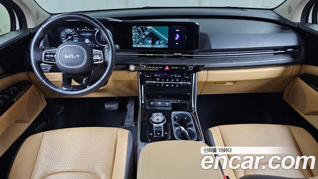 Kia Carnival — interior