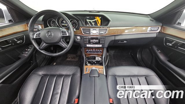 Mercedes-Benz E-Class — interior