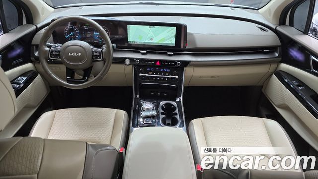 Kia Carnival — interior