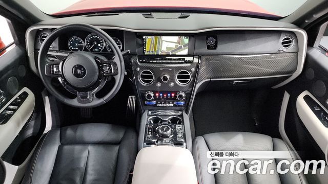 Rolls-Royce Cullinan — interior