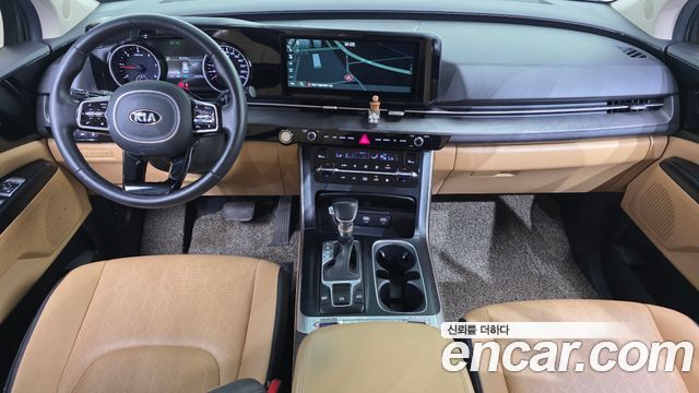 Kia Carnival — interior