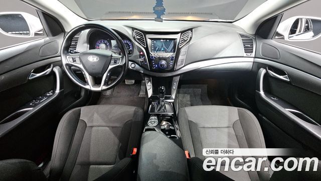Hyundai i40 — interior