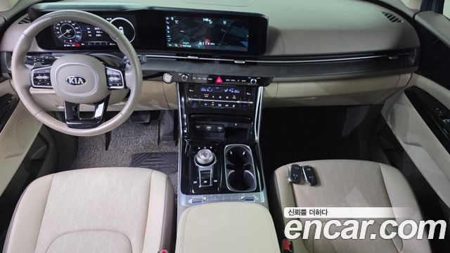 Kia Carnival — interior