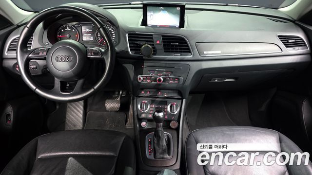 Audi Q3 — interior