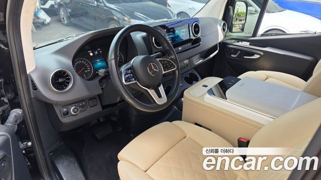 Mercedes-Benz Sprinter — interior