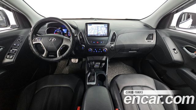 Hyundai Tucson — interior