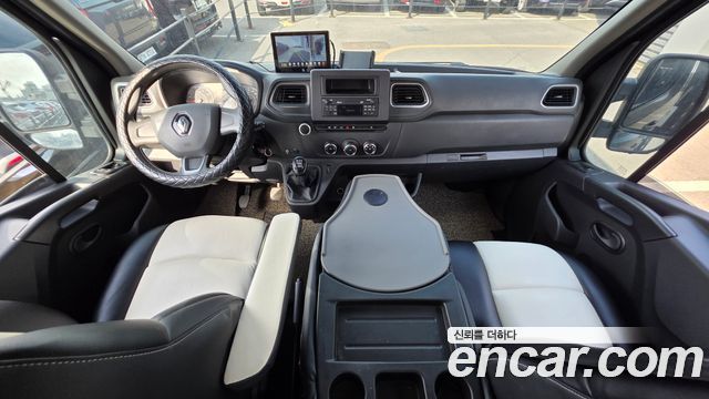 Renault Korea Master — interior