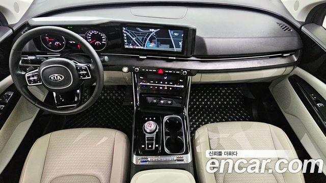Kia Carnival — interior