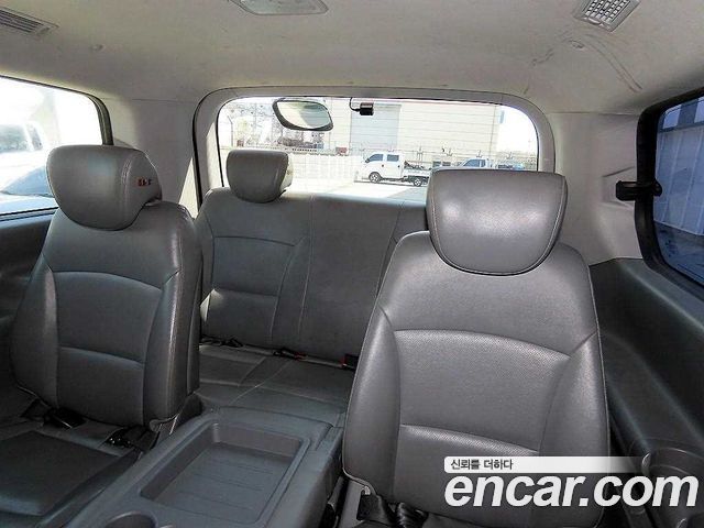 Hyundai Starex — interior