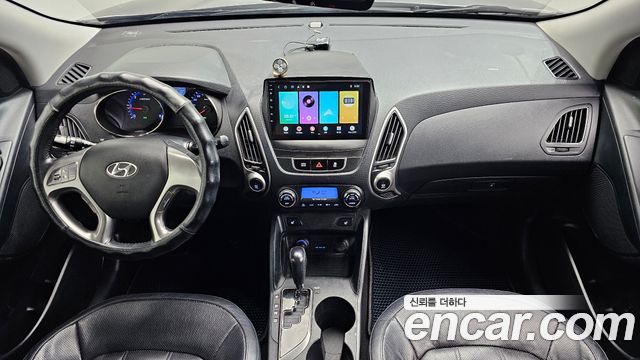 Hyundai Tucson — interior