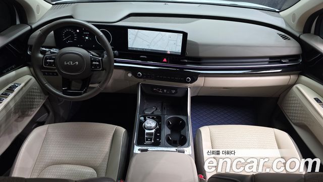 Kia Carnival — interior