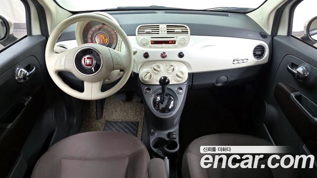 Fiat 500 — interior