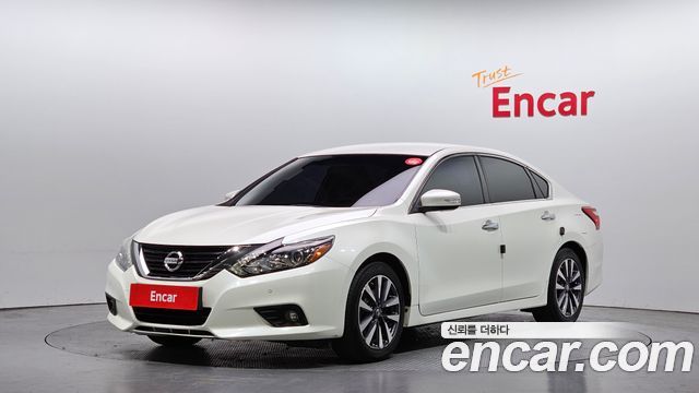 Nissan Altima — exterior