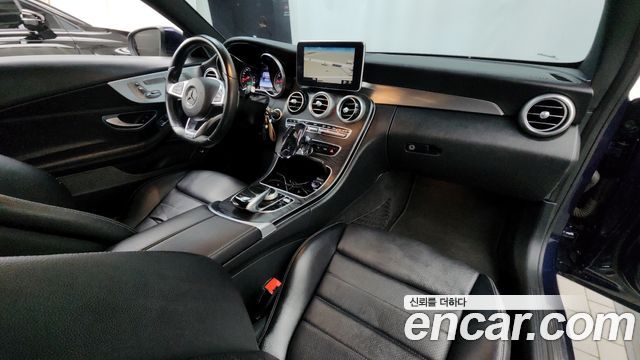 Mercedes-Benz C-Class — interior
