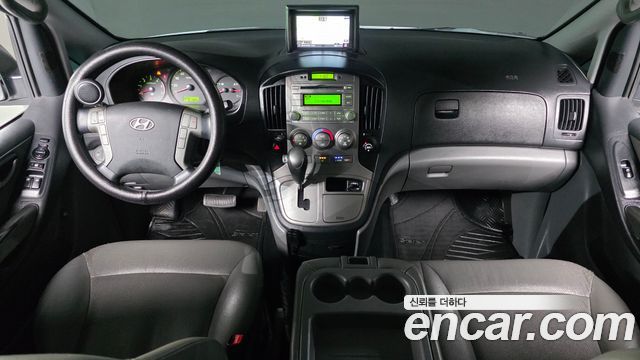 Hyundai Starex — interior