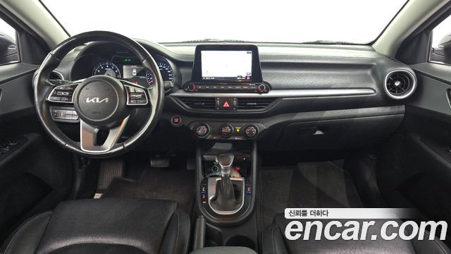 Kia K3 — interior
