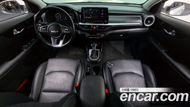 Kia K3 — interior