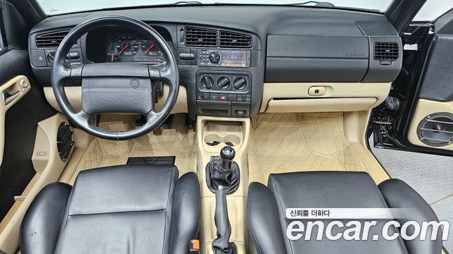Volkswagen Golf — interior