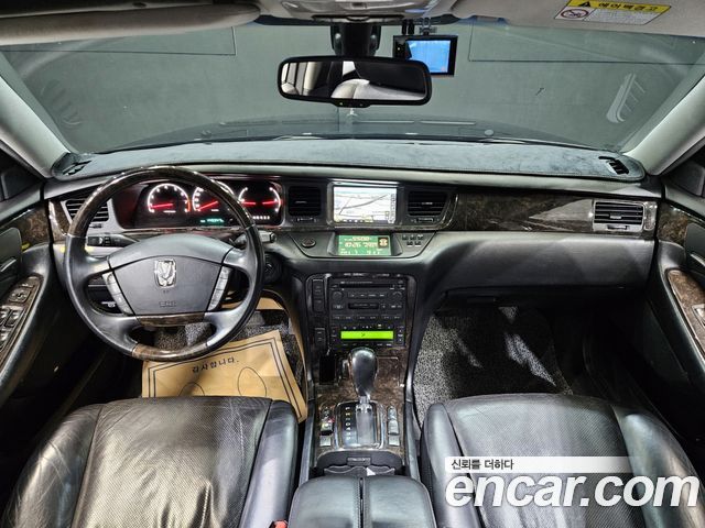 Hyundai Equus — interior