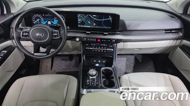 Kia Carnival — interior