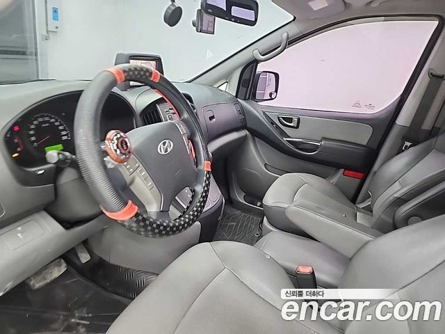 Hyundai Starex — interior