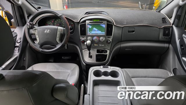 Hyundai Starex — interior