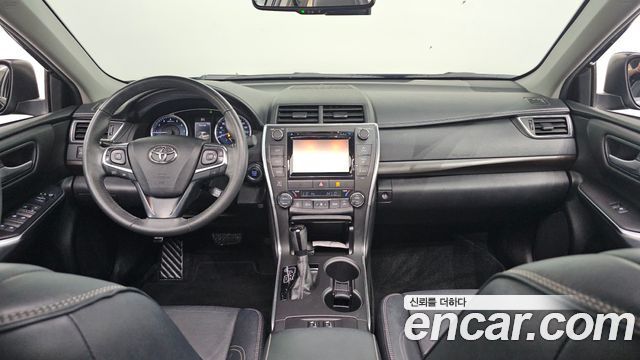 Toyota Camry — interior