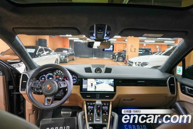 Porsche Cayenne — interior