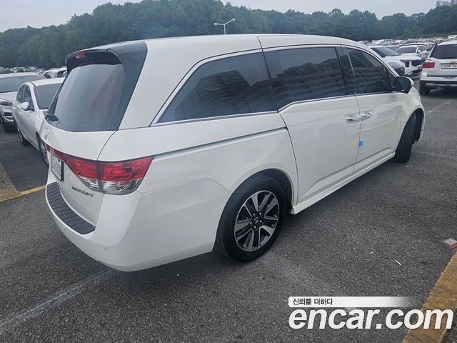 Honda Odyssey — interior