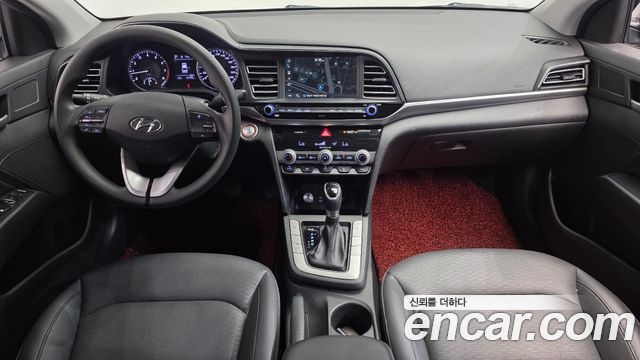 Hyundai Avante — interior